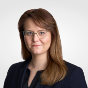 Eva Altmann, 5Gambit Disputes